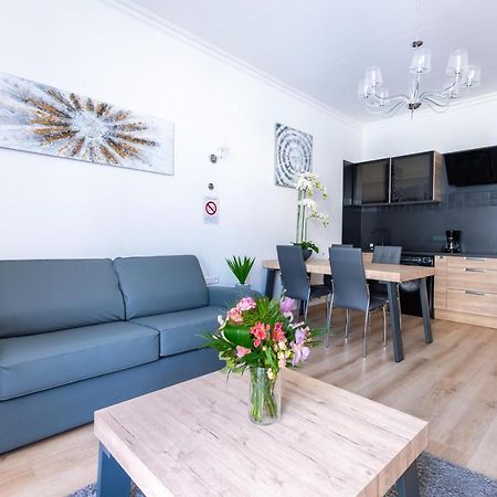 Appartement Sunny And Modern Baquis Flat à Nice Extérieur photo