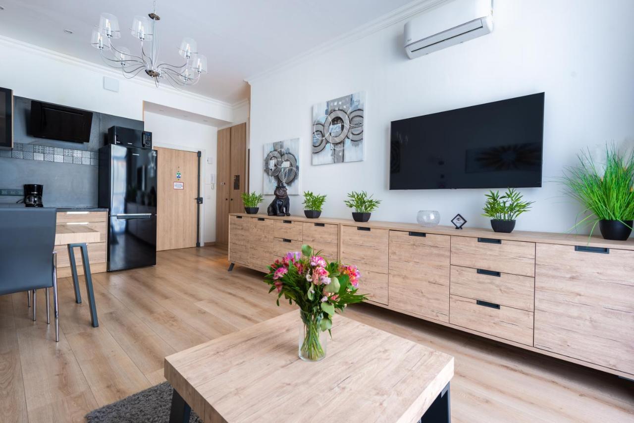 Appartement Sunny And Modern Baquis Flat à Nice Extérieur photo