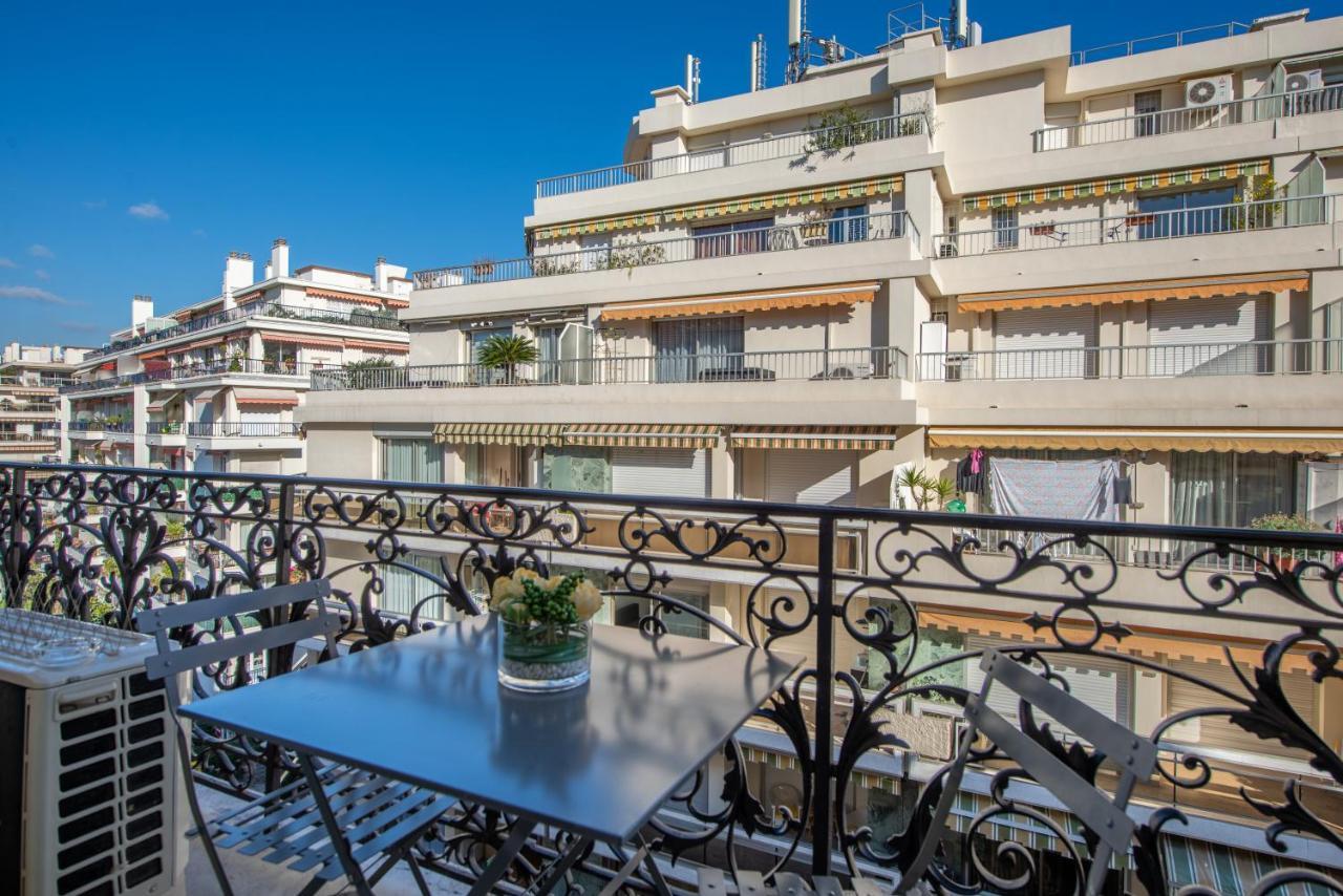 Appartement Sunny And Modern Baquis Flat à Nice Extérieur photo